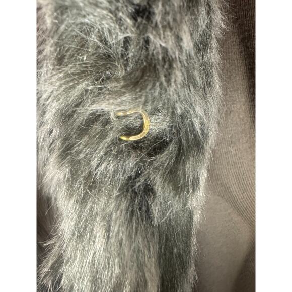 NWT Eddie Bauer Outlet Faux Fur Women's Small (S) Vest, Hook & Eye Closure, Cozy - Picture 7 of 10